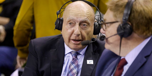 Dick Vitale talks on mic