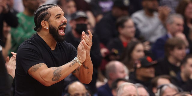 Drake cheers on the Raptors