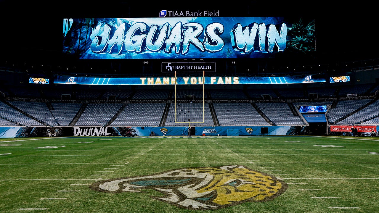 Videoboard says 'Jaguars Win'