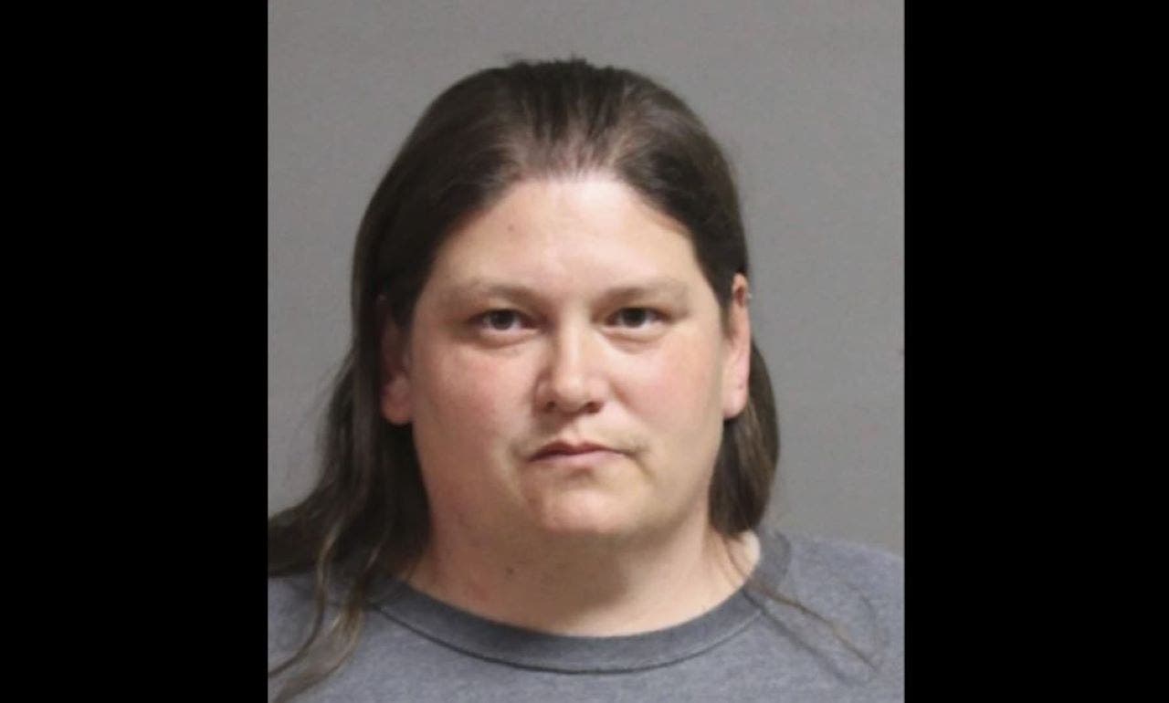 Lindsay Groves booking photo