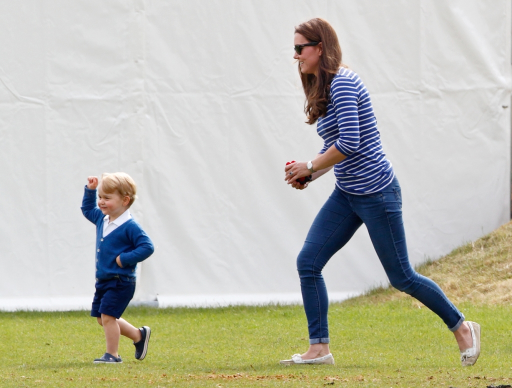 Kate Middleton had to tell the Queen about Prince George's birth first because of royal protocol. 