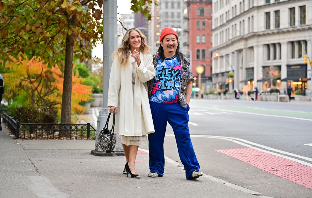 Sarah Jessica Parker and Bobby Lee are seen on the set of "And Just Like That."