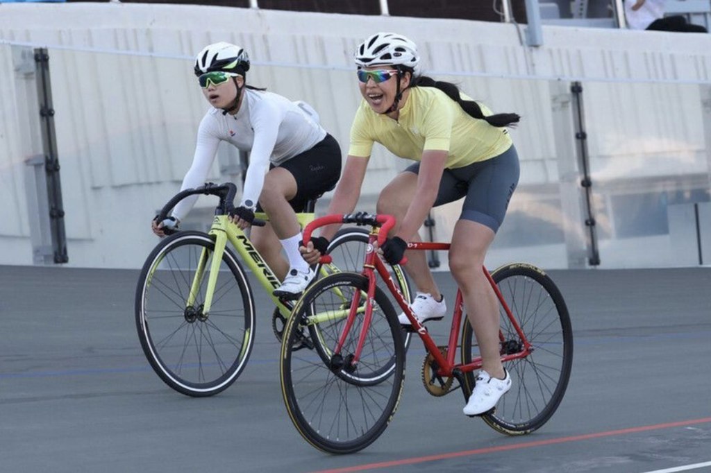 Na (L) won the Gangwon Sports Festival in June after transitioning to a women last year.