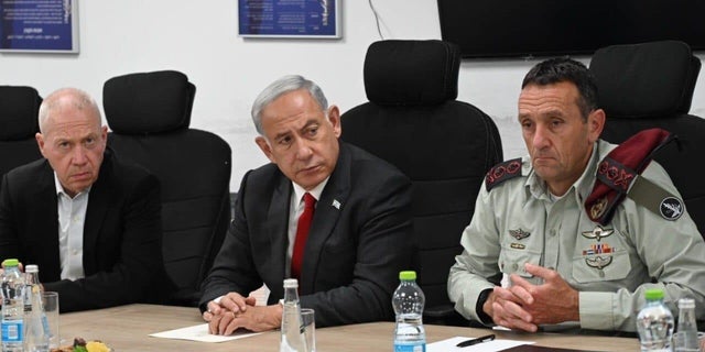 Netanyahu meets with Israeli officials after rocket attack