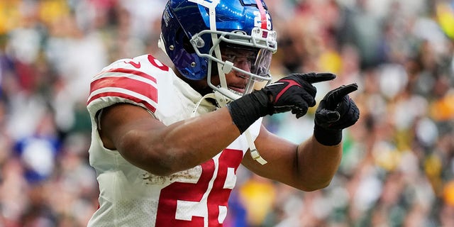 Saquon Barkley celebrates a TD