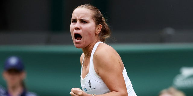 Sofia Kenin reacts