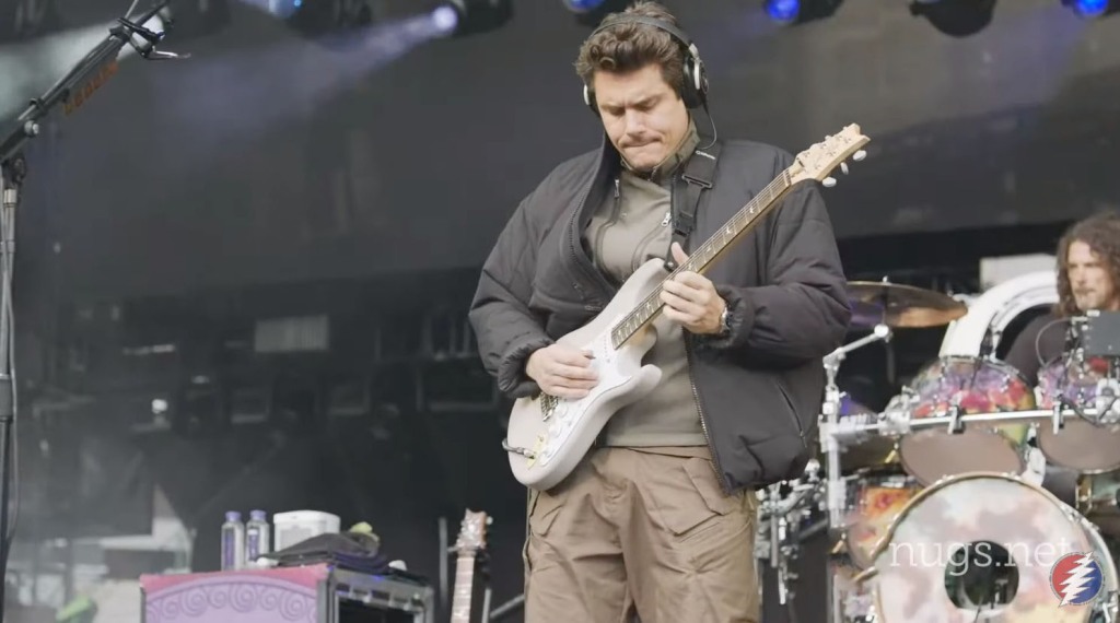 John Mayer linked up with the Bob Weir after discovering the Deads music by chance.