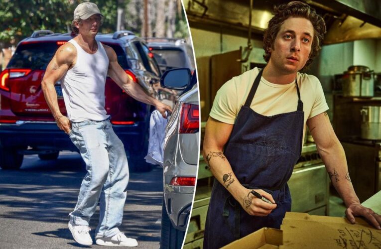 ‘The Bear’ star Jeremy Allen White flaunts buff bod — again