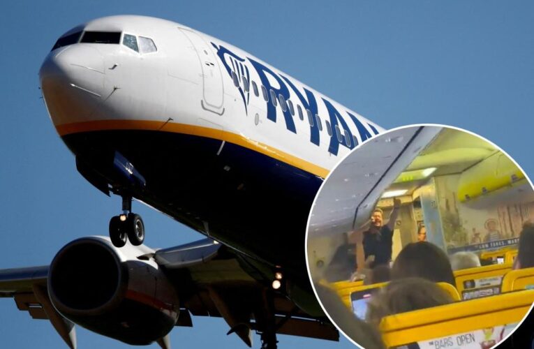 Ryanair passengers furious as man serenades plane