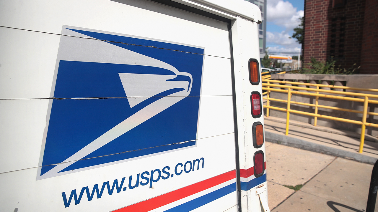 USPS truck 