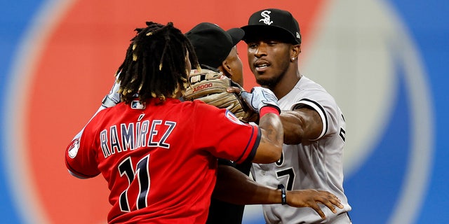 Tim Anderson fights Jose Ramirez