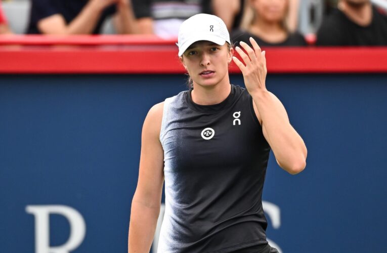 Iga Swiatek stunned as Jessica Pegula lands huge win over out-of-sorts world No. 1 to reach Canadian Open final