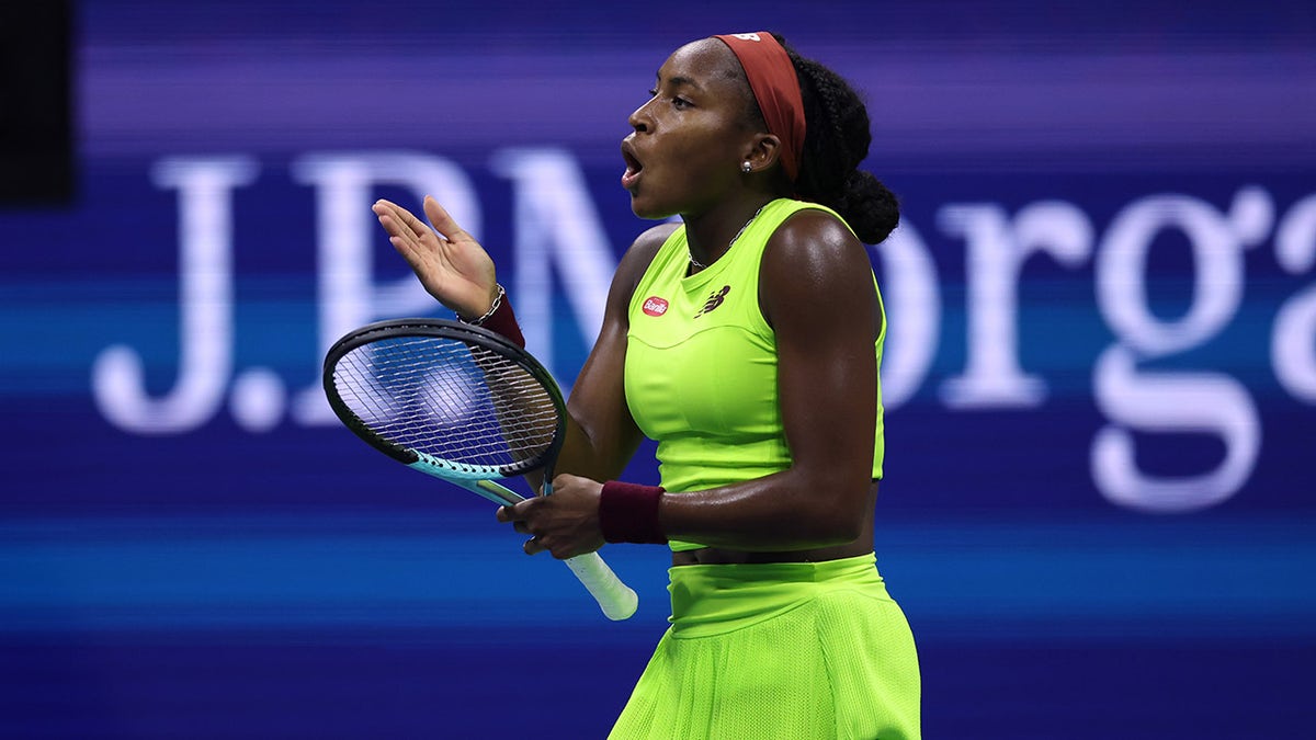 Coco Gauff yells to chair umpire