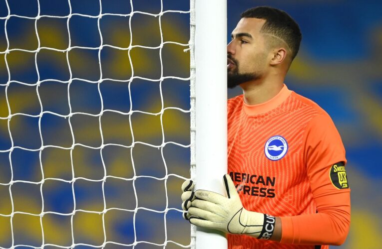 Chelsea complete £25m deal for Brighton goalkeeper Sanchez