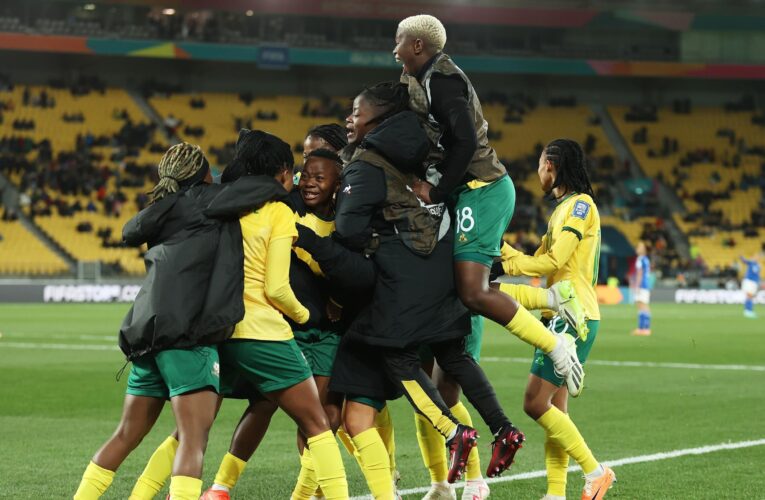 Women’s World Cup 2023: South Africa strike in injury time to reach last 16 and send stunned Italy home