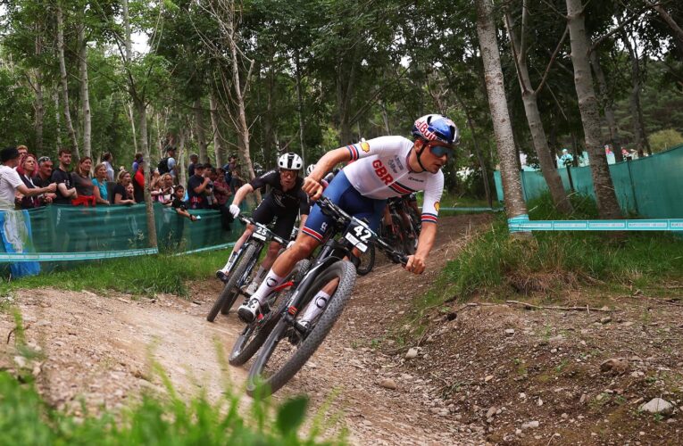 Cycling World Championships – Men’s cross-country final LIVE – Tom Pidcock going for gold, Mathieu van der Poel crashes