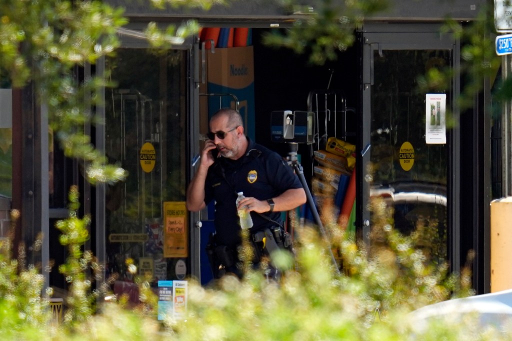 The gunman killed himself as police arrived at the Dollar General.