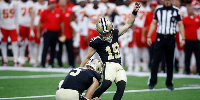 Blake Grupe kicks a game-winning field goal