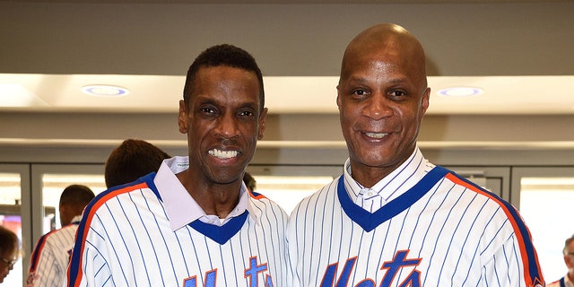 Doc Gooden and Darryl Strawberry smile