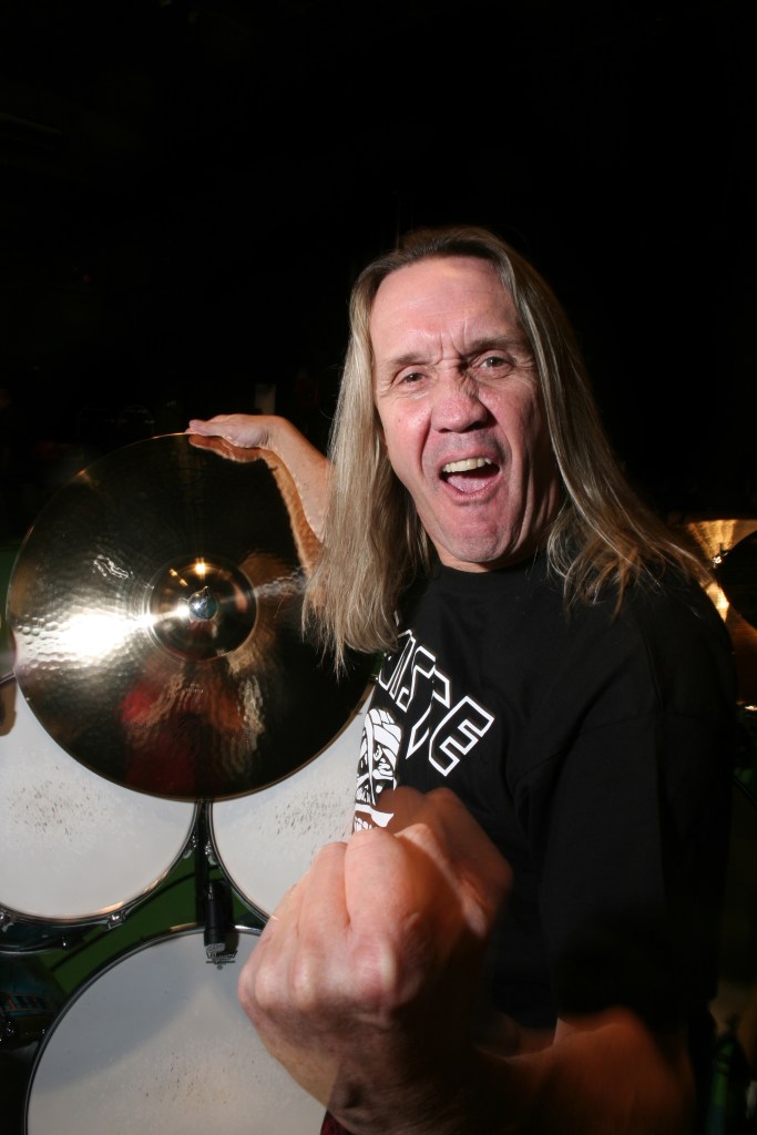 McBrain chose not to break the news until Friday, being committed to his recovery so that he could perform for fans on the tour.