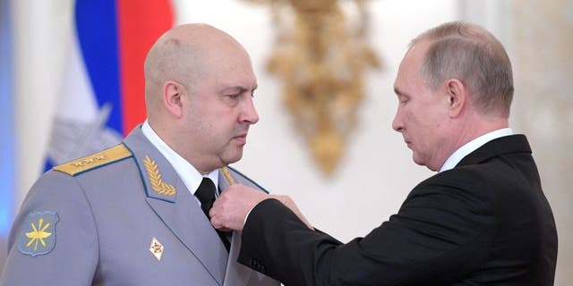 Putin awards general