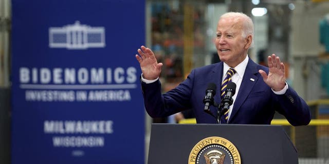 Biden speaks to guests at Ingeteam Inc.