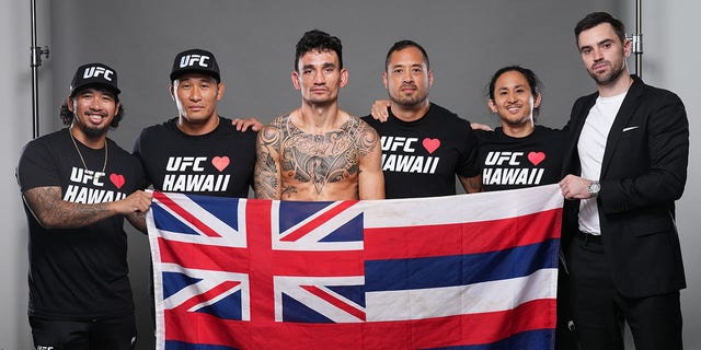 Max Holloway and his team