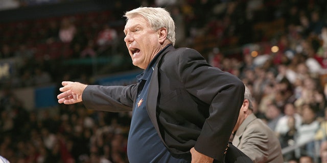 Don Nelson coaches an NBA