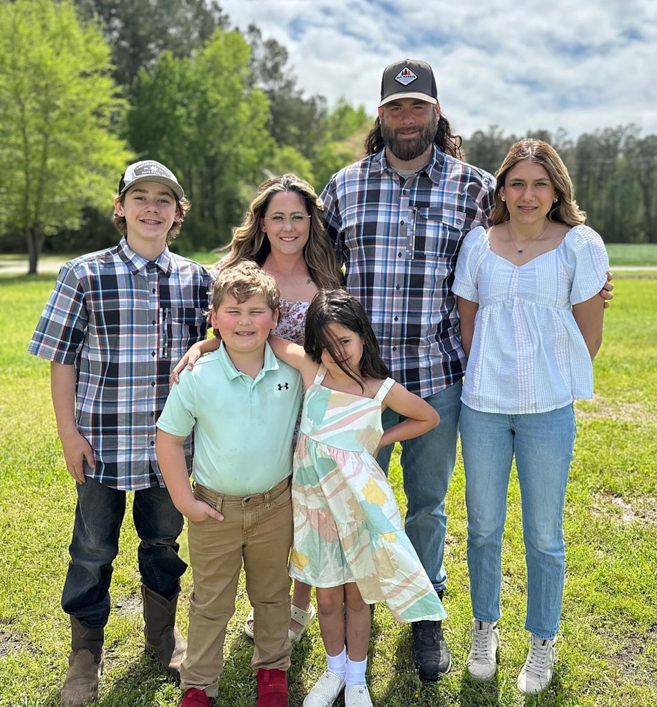 Jenelle Evans shares rare family photo after regaining custody of son Jace