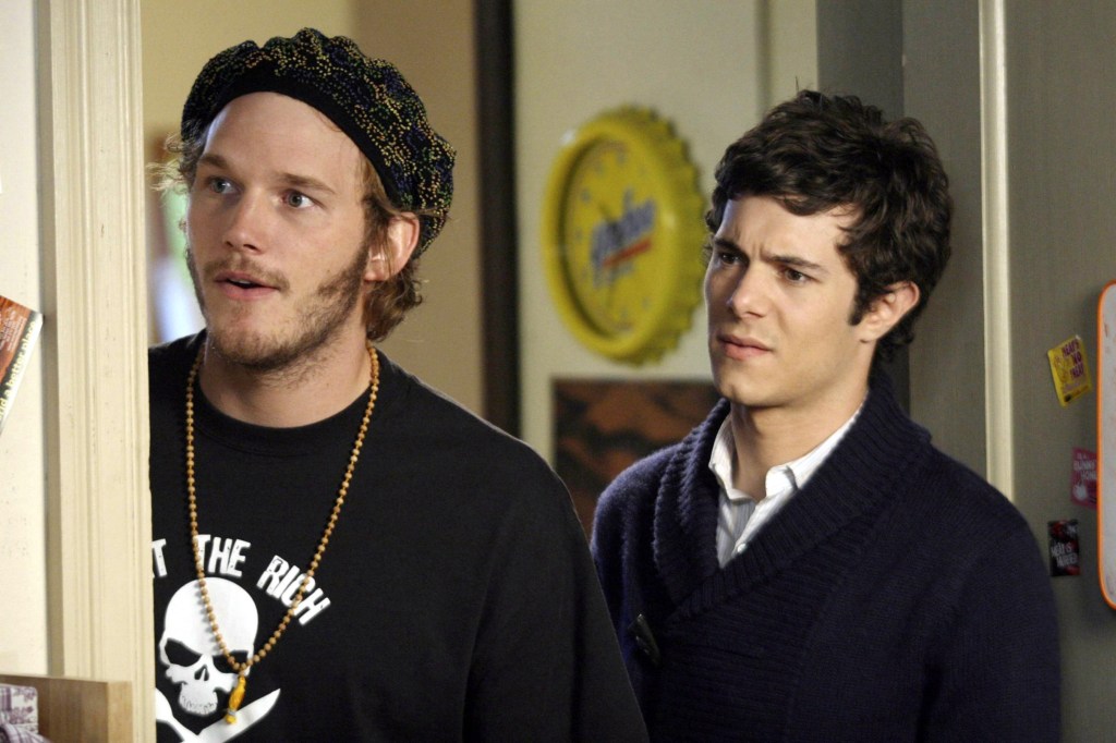 Chris Pratt as Ché Cook and Adam Brody as Seth Cohen in "The O.C."