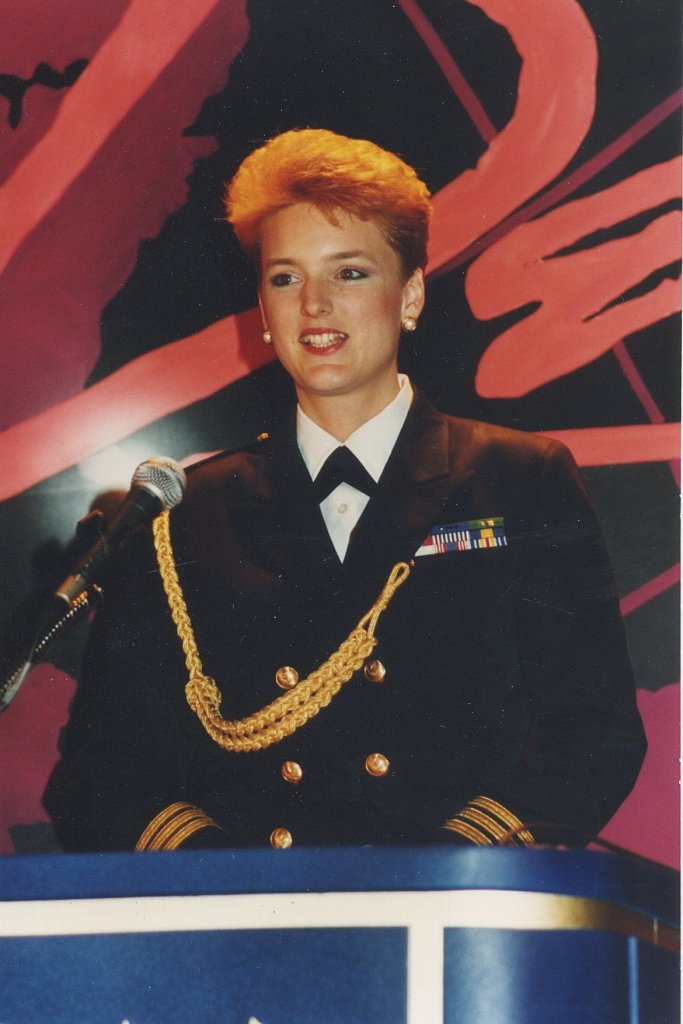 Amy Scobee as a senior Scientologist