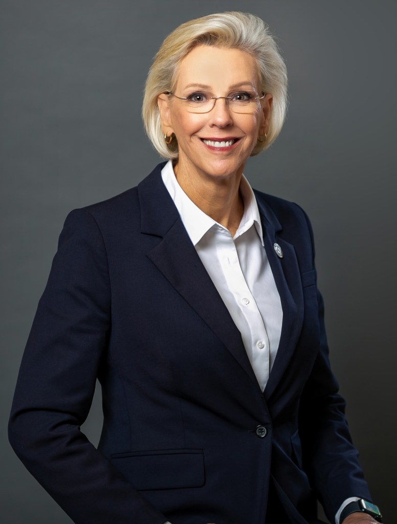 Tampa Mayor Jane Castor in an official portrait.