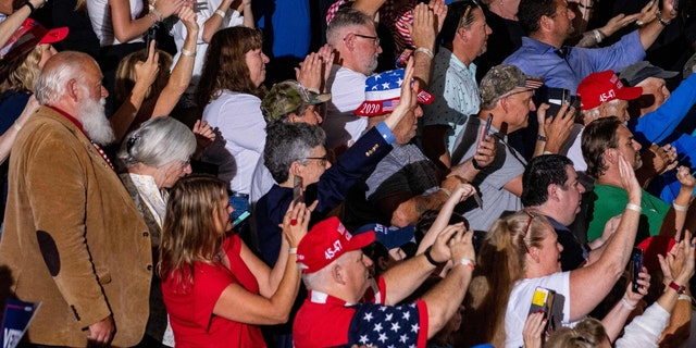 New Hampshire crowd