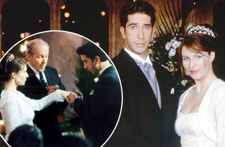 Remember David Schwimmer’s British wife on ‘Friends’? Show director sure does, calls actress Helen Baxendale ‘not funny’