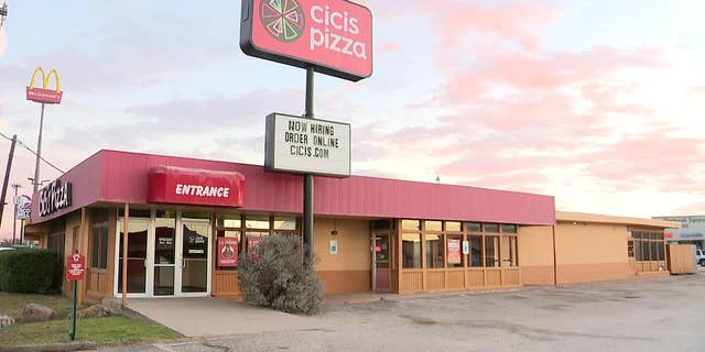 CiCi's Pizza exteriors