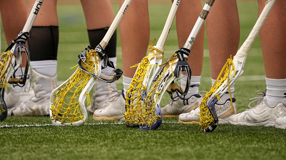 Women's lax sticks