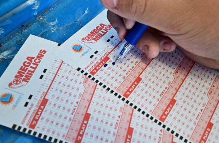 Mega Millions rises to estimated $1.55 billion after no jackpot Friday