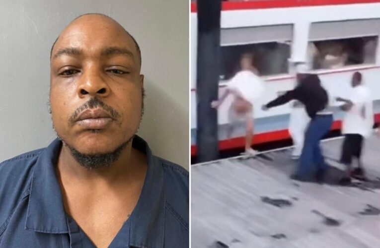 Chair-wielding man Reggie Ray turns himself in over to police