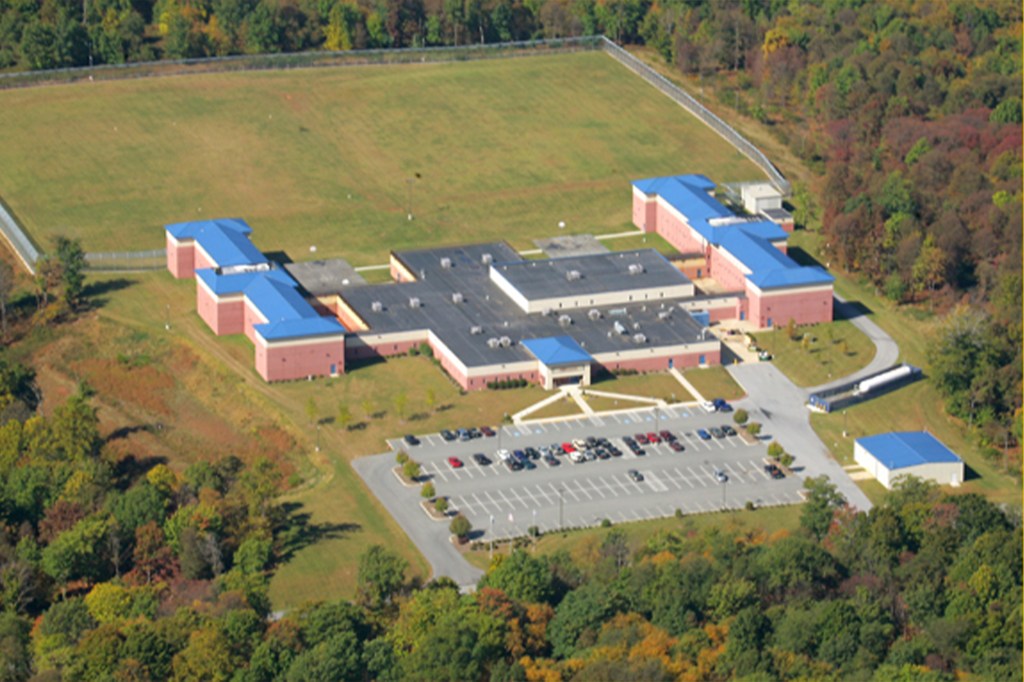 Nine teens have fled from the juvenile detention center, the Abraxas Academy, in Pennsylvania following a riot.