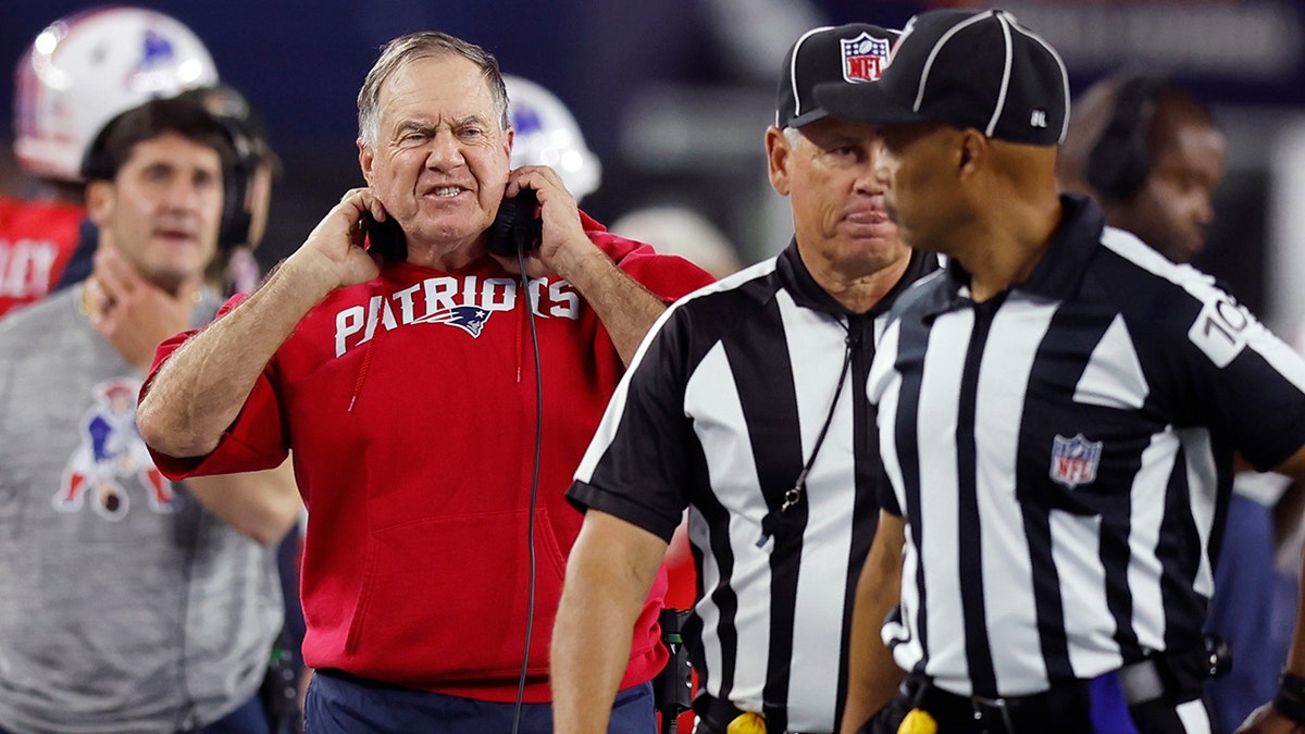 Bill Belichick calls to officials