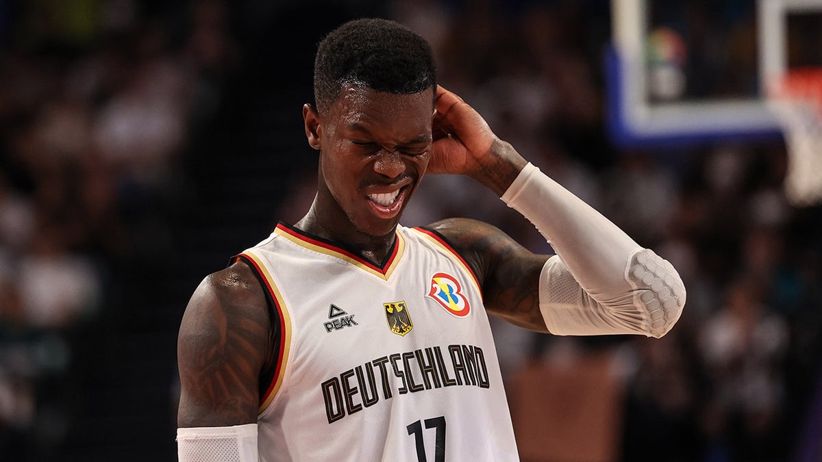 Dennis Schroder grimaces