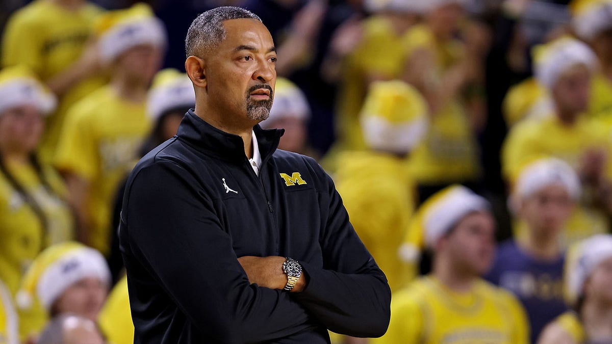 Juwan Howard coaches against Lipscomb