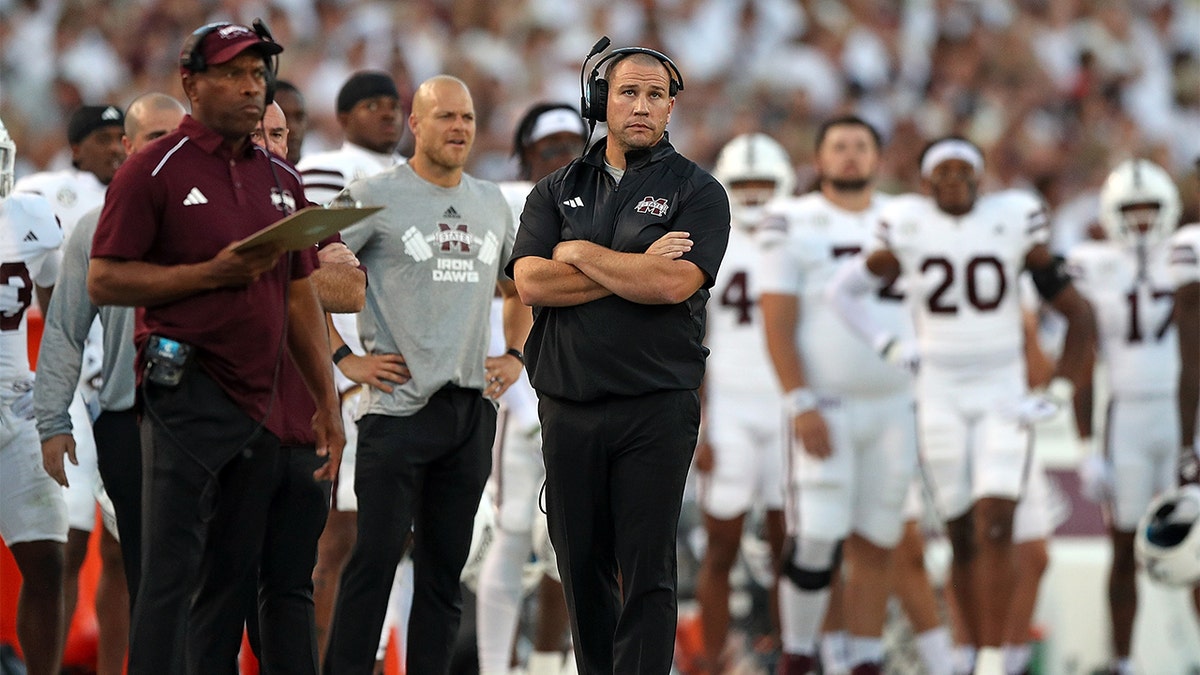 Zach Arnett coaches against Arizona