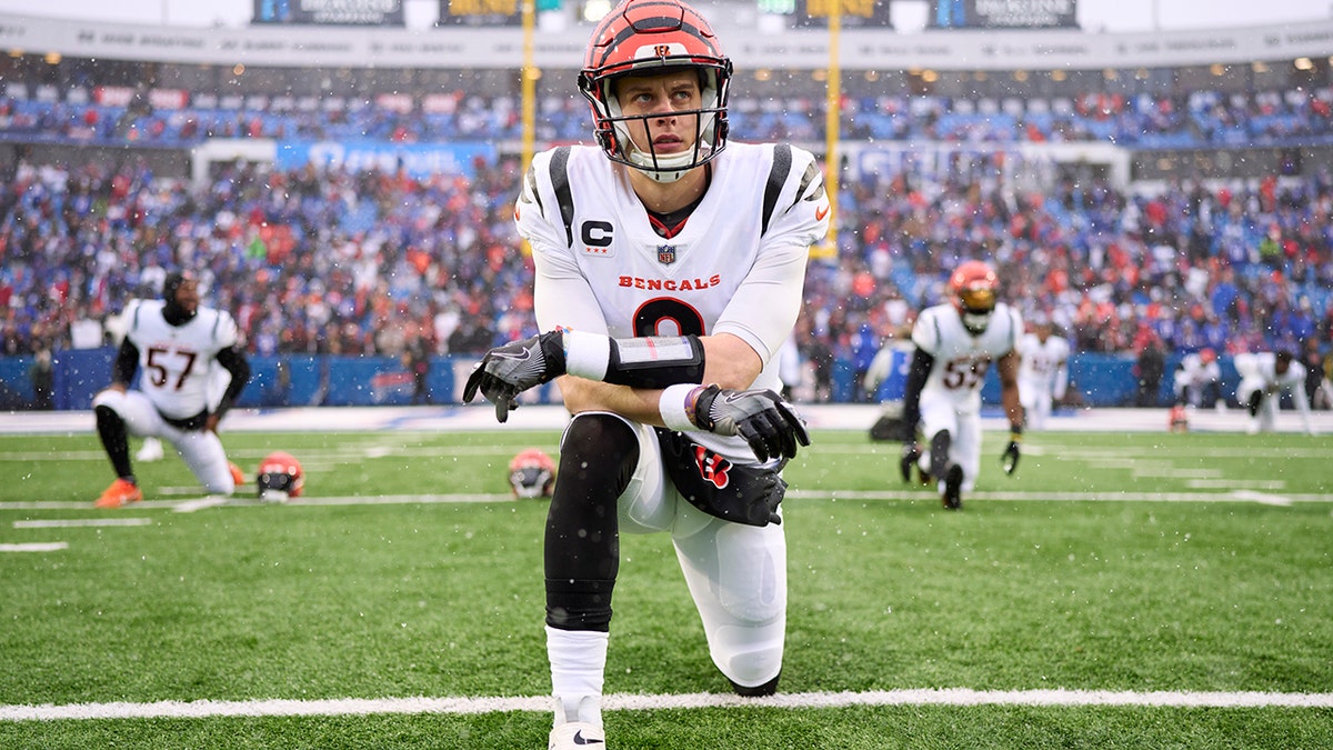 Joe Burrow in warm ups