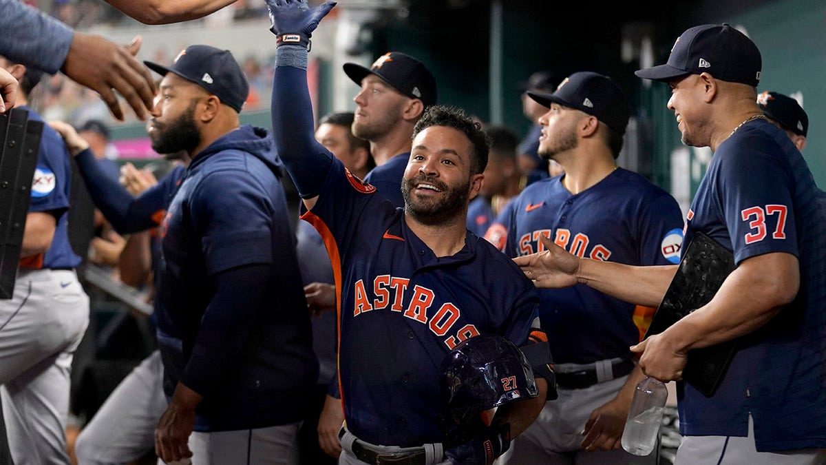 Jose Altuve vs Rangers