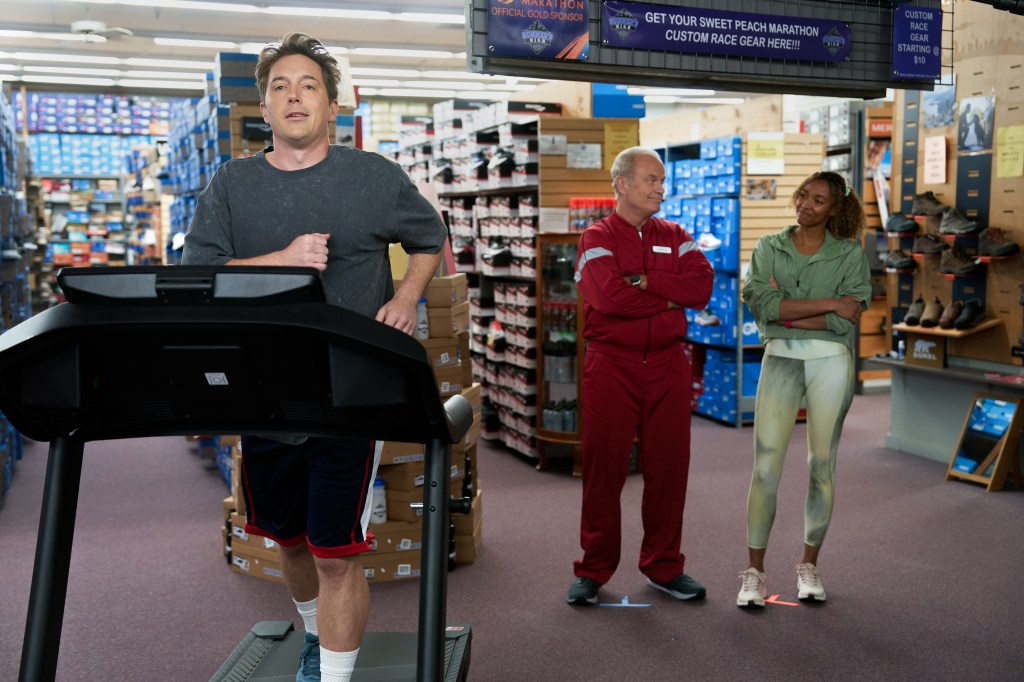 Pat (Beck Bennett) tries to up his running game, supervised by Coach B (Kelsey Grammar). 