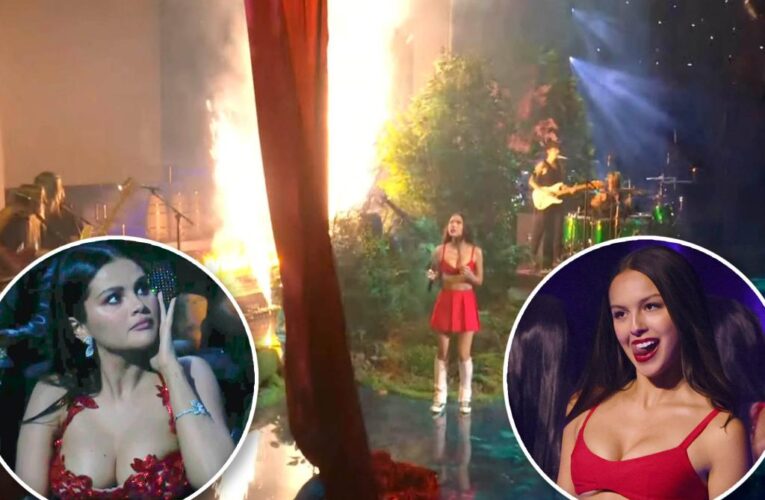 Olivia Rodrigo confuses Selena Gomez with intentional stage malfunction