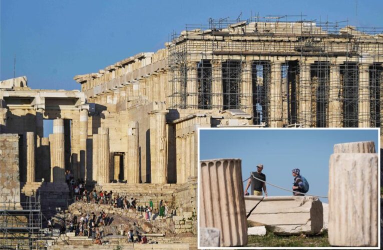 Romanian tourist arrested after trying to steal chunks of marble from Acropolis