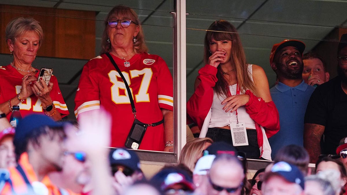 Taylor Swift and Donna Kelce