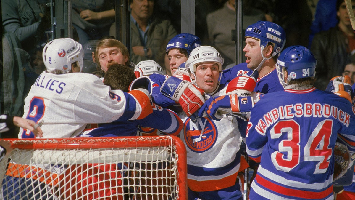 Islanders and Rangers brawl on the ice